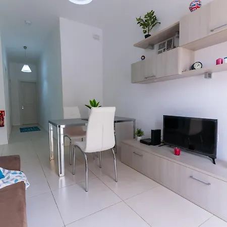 Seaside Cosy Maisonette @ - 2 Mins Walk From Sea