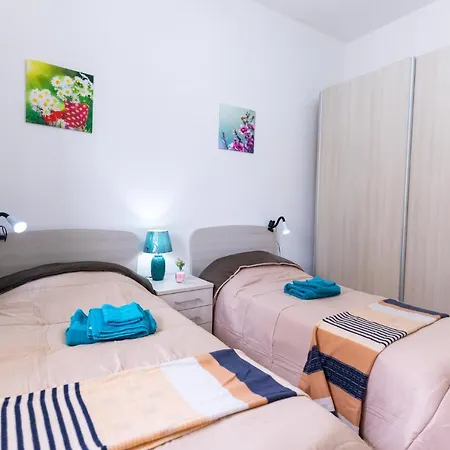 Seaside Cosy Maisonette @ - 2 Mins Walk From Sea *