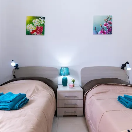 Appartement Seaside Cosy Maisonette @ - 2 Mins Walk From Sea Marsaskala